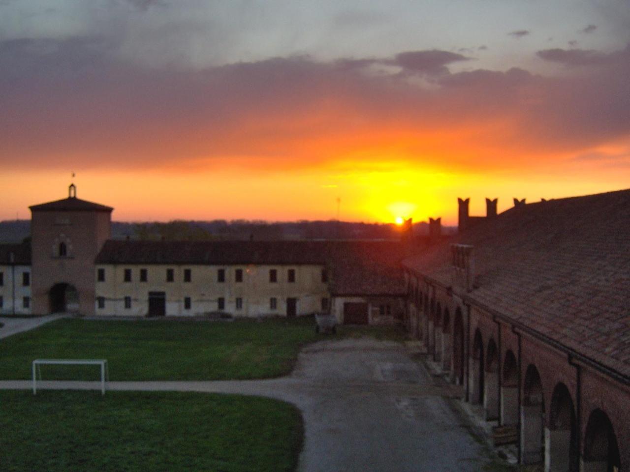 Agriturismo Corte Virgiliana Virgilio Exterior photo